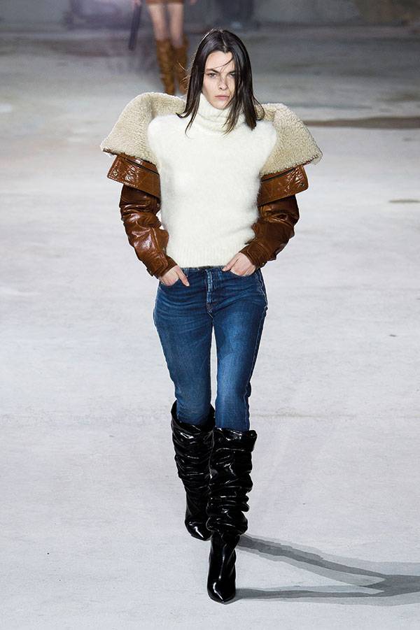 Paris Fashion Week Fall-Winter 2017-2018...<BR>
Saint Laurent  فتيات الأفلام