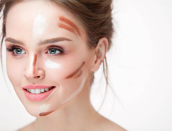 ابسطي كريمات الأساس بحرفية تامة