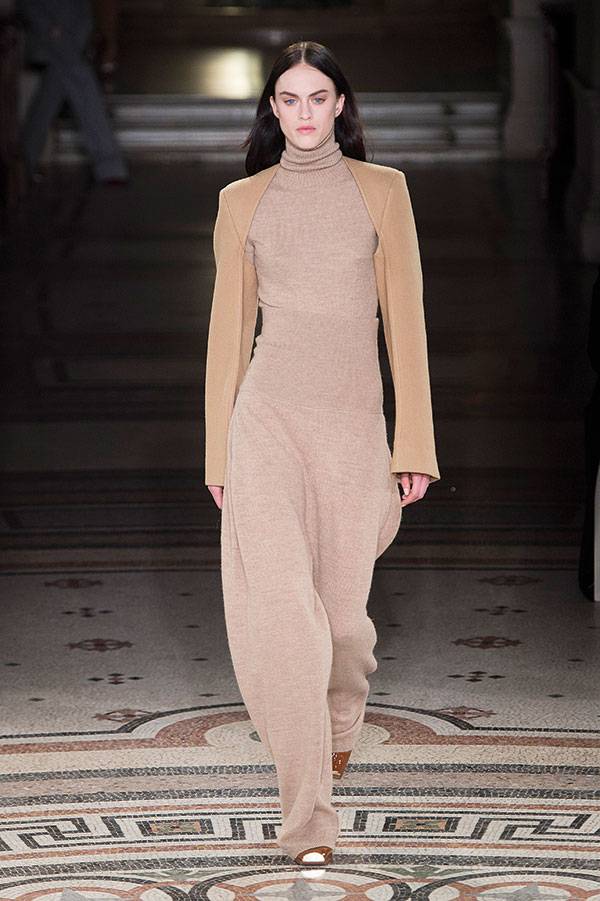 Paris Fashion Week Fall-Winter 2017-2018...<BR>
Stella Mccartney الانفتاح الكبير