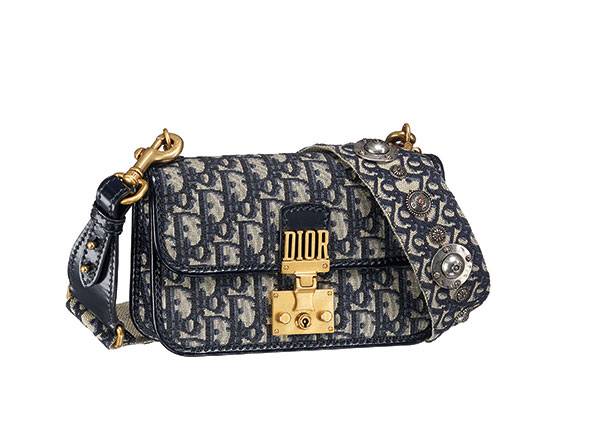 رمز المهارة الحرفيّة
حقيبة  Dioraddict  من
 Dior