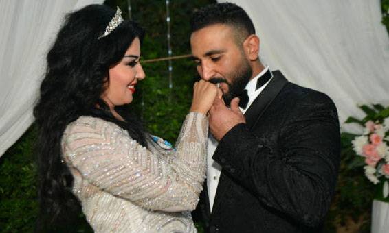 أين يقضي أحمد سعد وسمية الخشاب شهر العسل؟ وما الذي طلبته سمية منه بعد الزواج؟