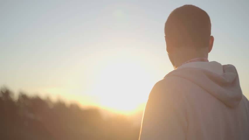 فضيحة تحرش جديدة... والمتهم نجم عربي كبير