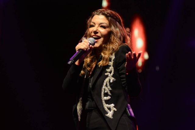 بالصور- شاهدوا إطلالة سميرة سعيد في حفلة الجامعة الألمانية