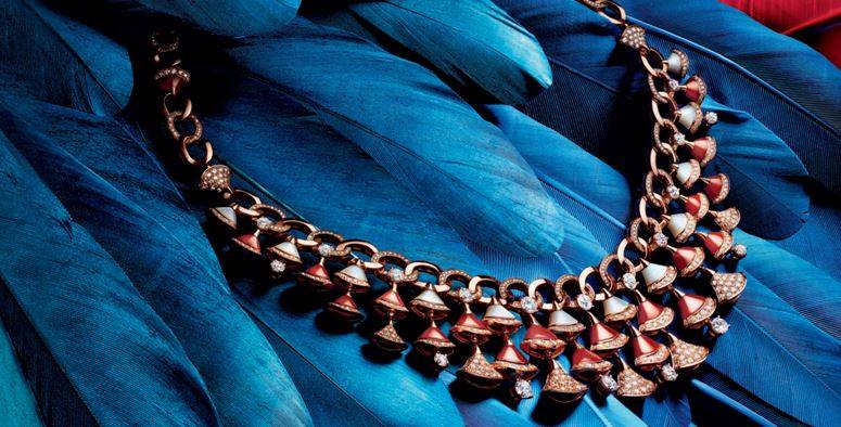 بالفيديو والصور - اعرفي ما هي المجوهرات التي تليق بك من شكل جسمك