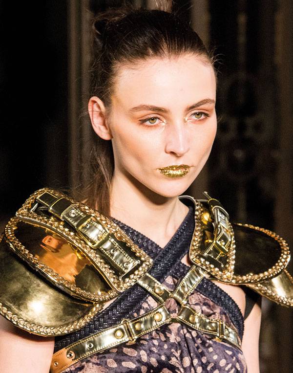 Ashley Isham - شفاه متمردة