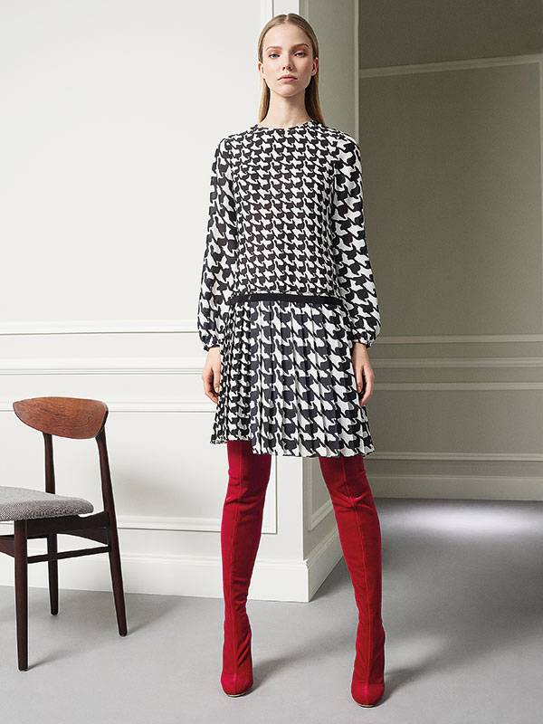 مجموعة CH Carolina Herrera لخريف وشتاء 2017/2018 احتضان للأنوثة الشبابية الأنيقة