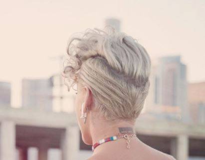 بالصور- الشعر الأبيض.. موضة خاصة للعام 2017