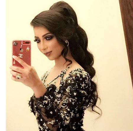 بالفيديو- فستان دنيا بطمة الضيق يكشف زيادة وزنها