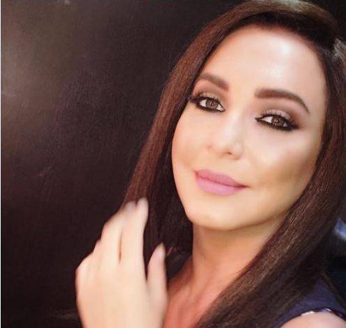 في فيديو قديم – سلاف فواخرجي بتسريحة وملامح مختلفة... شاهدوها ترقص على موسيقى خليجية