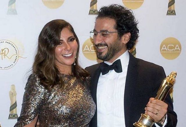 بالفيديو - منى زكي تهدد زوجها أحمد حلمي على الهواء.. والأخير يردّ