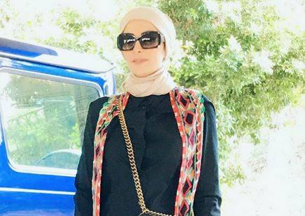 بالصورة - أمل حجازي تثير الجدل باطلالتها الجديدة بالحجاب