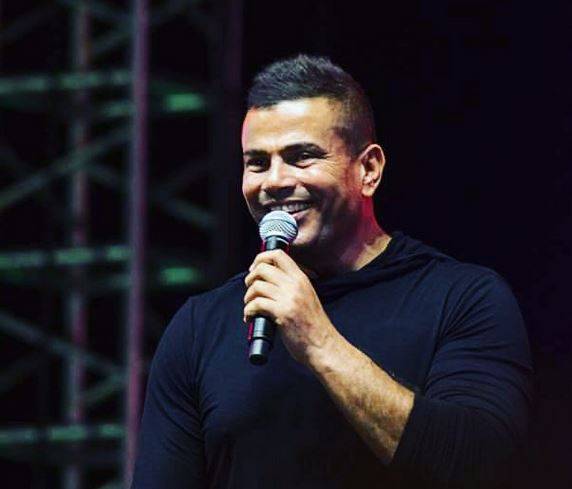 بالصور - عمرو دياب يزعج الجمهور بالبوتوكس... ومفاجأة من شيرين رضا