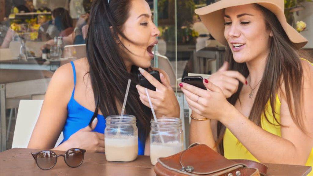 لهذا السبب العلمي... صراحة أصدقائكم الجارحة تساعدكم على النجاح