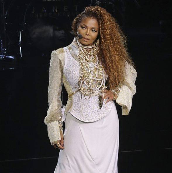 بالفيديو والصورة – جانيت جاكسون تذهل المتابعين بنحافة خصرها... شاهدوا كيف بدت