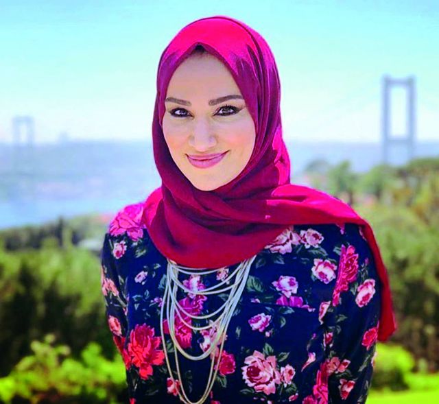 الأردنية أسماء الحاج: «بيروت قلَدتني لقب الشاعرة»