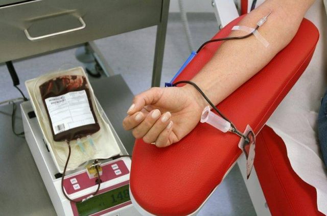 تحذير - نقل الدم من حامل الى رجل قد يؤدي الى الموت