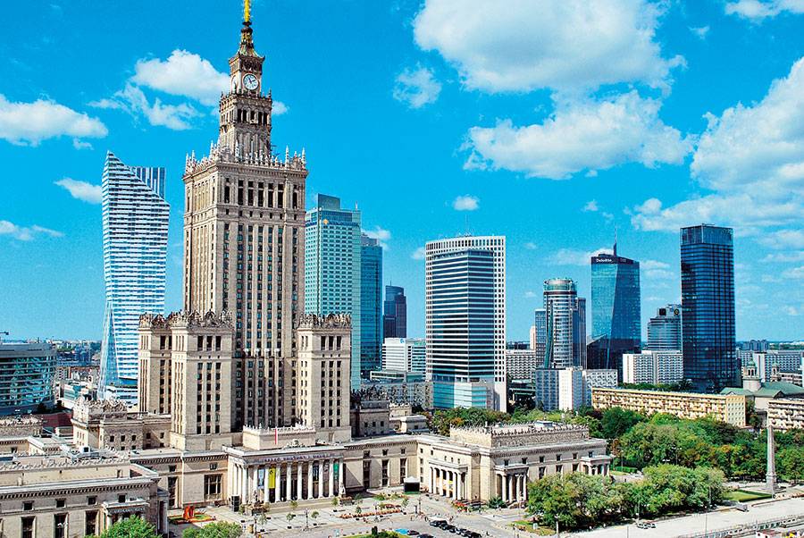 إنها وارسو... عاصمة تحضن كل أمزجة التاريخ