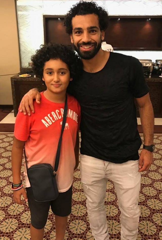 خمنوا.. إبن أي نجم مصري هذا الطفل الوسيم؟