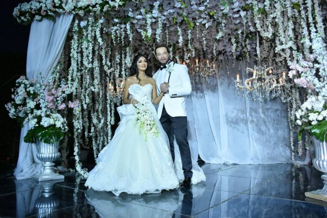 بالصور - في زفاف المذيع تامر شلتوت: مي عز الدين تفاجئ الجميع بوزنها الجديد والمعجبات يحاصرن ياسر جلال