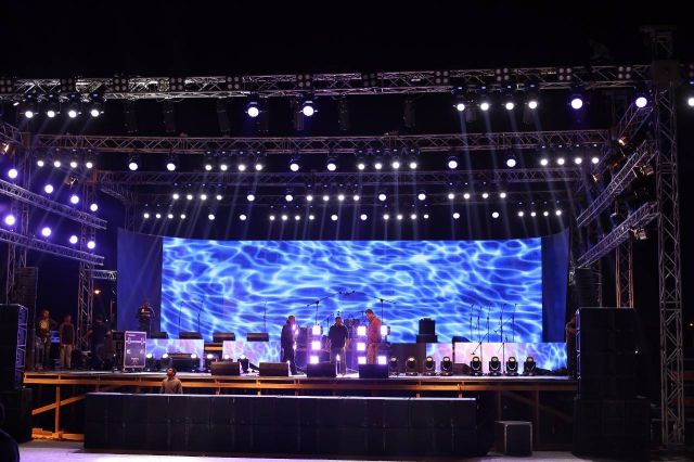 بالصور- أول ظهور لهيفاء وهبي في مصر بعد قرار منعها من التمثيل وهذا ما فعلته مع ابن سميرة سعيد