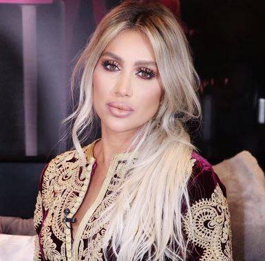 بالصور - مايا دياب تثير ضجة بإطلالة جلدية غريبة وحقيبتها تعرضها للإنتقاد