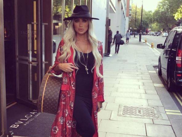 اخترنا لك الحقائب الدائرية الشكل من منصات خريف وشتاء 2017-2018