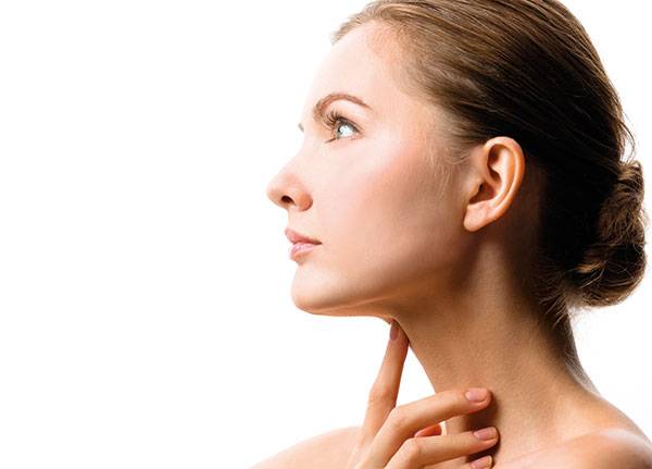 نصائح للعناية بعنقك لتجنّب مبضع الجرّاح