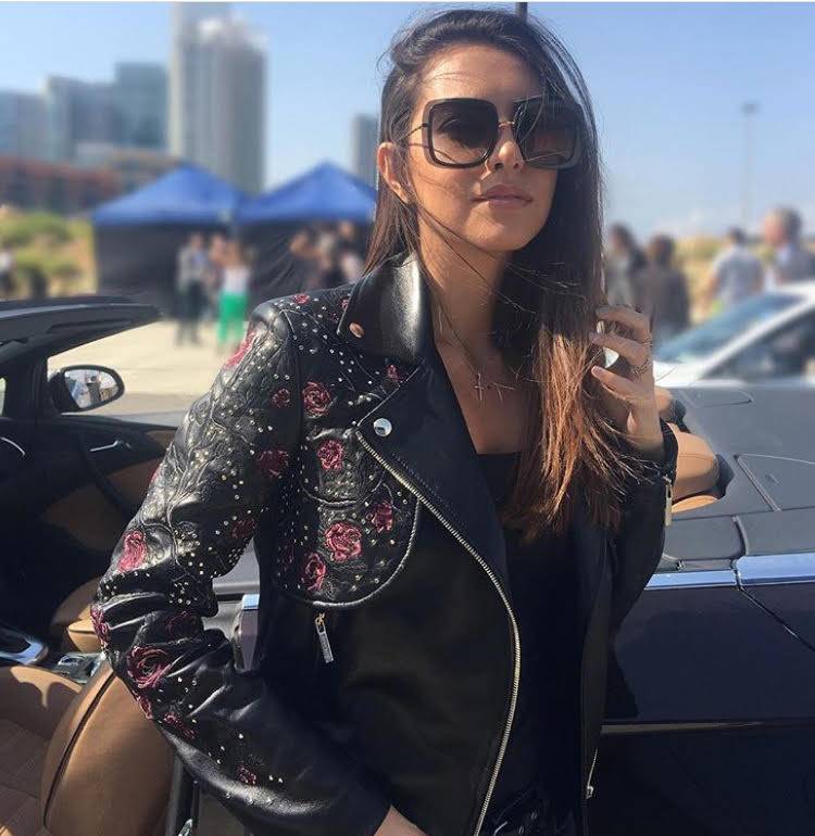 بالصور شاهدي كم تبلغ كلفة اطلالة مقدمة برنامج Project Runway فاليري ابو شقرا ‎