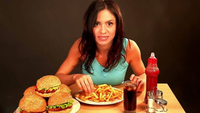 هذه الأطعمة هي سبب زيادة وزنك بحسب شكل جسمك... تجنبيها
