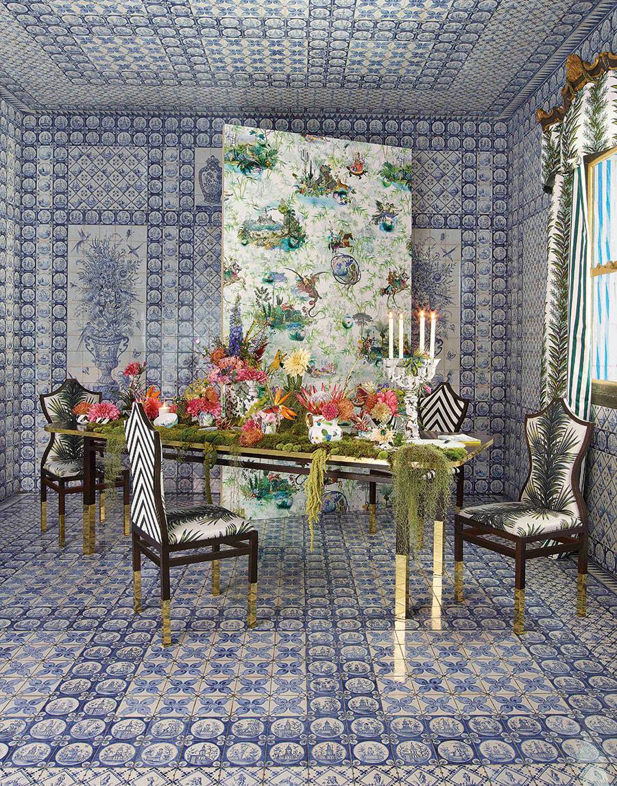 ورق الجدران... هوية المكان وعنوانه