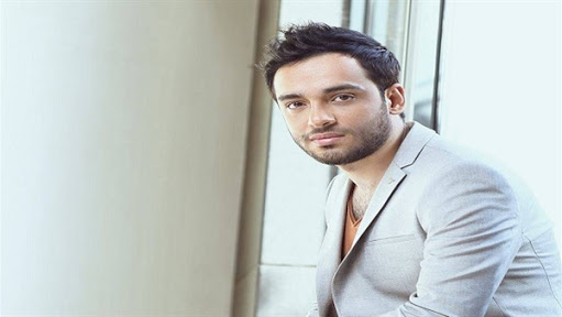 رامي جمال يتورط في كليب فاضح.. ويوضح الحقيقة