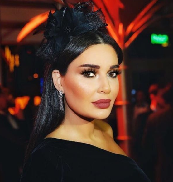 بالصور - سيرين عبد النور بملابس البحر في اطلالتها الأولى بعد 