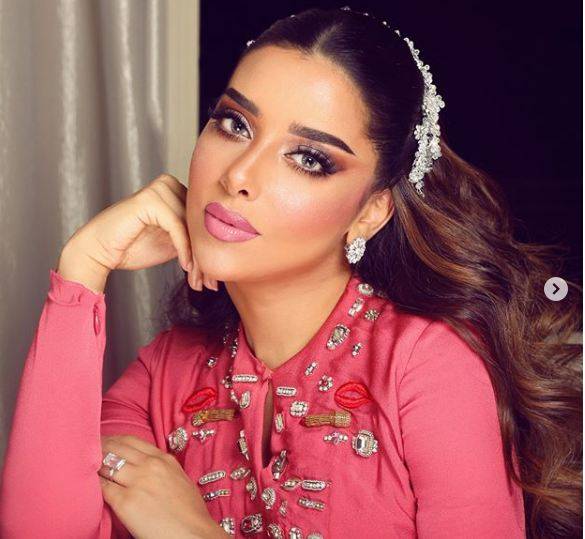 بالفيديو – بلقيس بفستان يخفي علامات حملها بتصميمه الذكي... شاهدوه