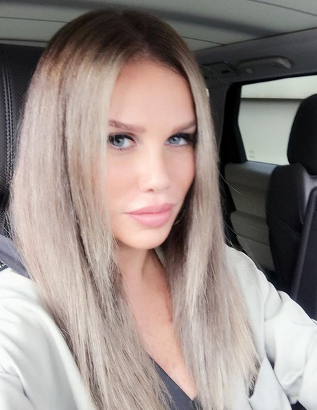 بالفيديو – نيكول سابا تسبب أزمة سير في شوارع القاهرة... هذا ما فعلته