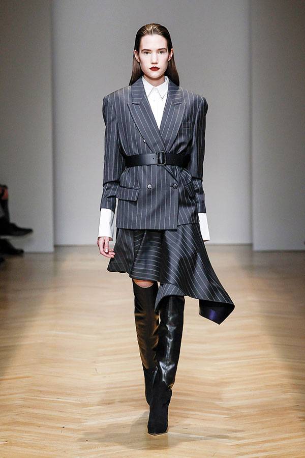 موضة نسائية بطابع ذكوري