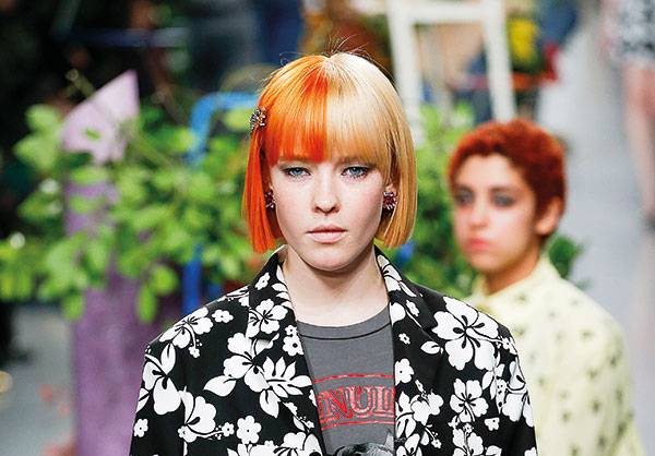 ألوان صارخة