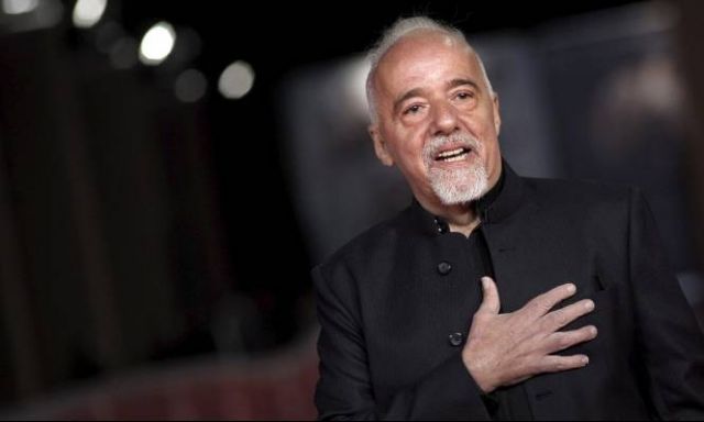 بالصور - ماذا قال باولو كويلو عن لبنان وزيارته بعد الحرب؟!