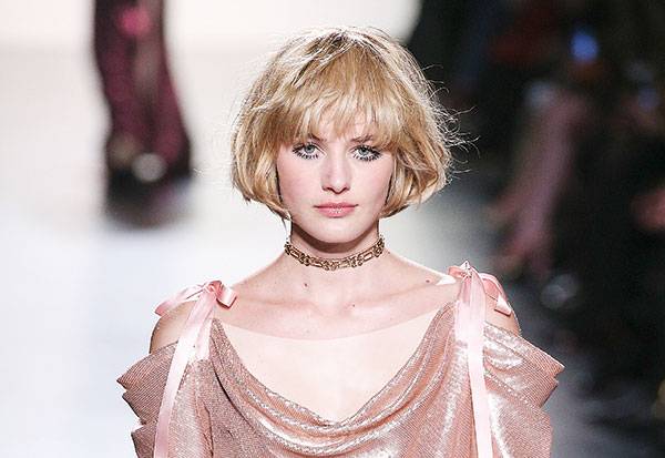 أنوثة طاغية