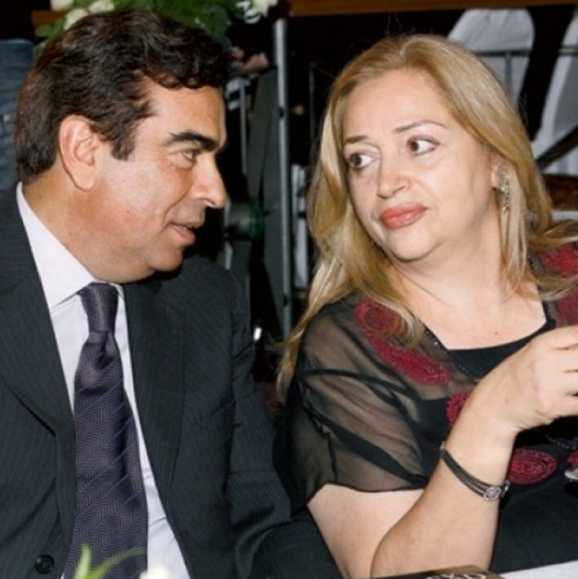 قراداحي وزوجته