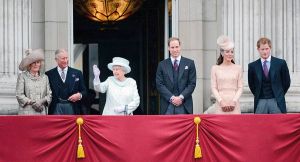 The Royal Family العرش البريطاني: حكاية صمود وإصرار على العصرية