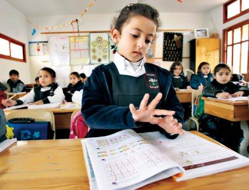 طفل كويتي مهدد بالسجن بسبب معلمته.. اليكم التفاصيل