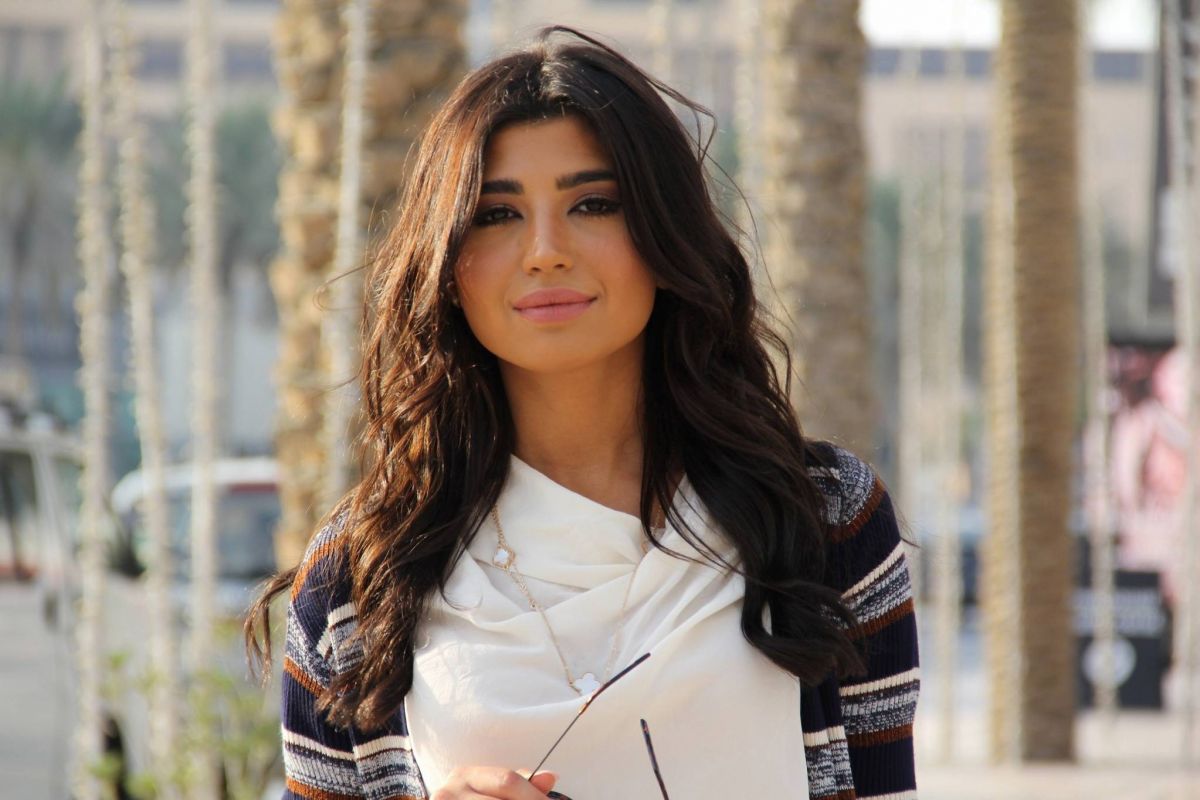 بالصور - تعرفوا للمرة الأولى على شقيقة شهد بلّان التوأم بإطلالتين جريئتين