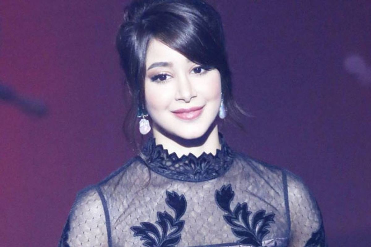 بالفيديو - آسيل عمران بإطلالة تكشف وشمها... وهذا ما قالته عن طلاقها