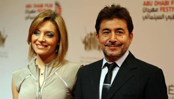 بالصور - لقطة رومنسية لعابد فهد وزينة يازجي في يوم زواجهما