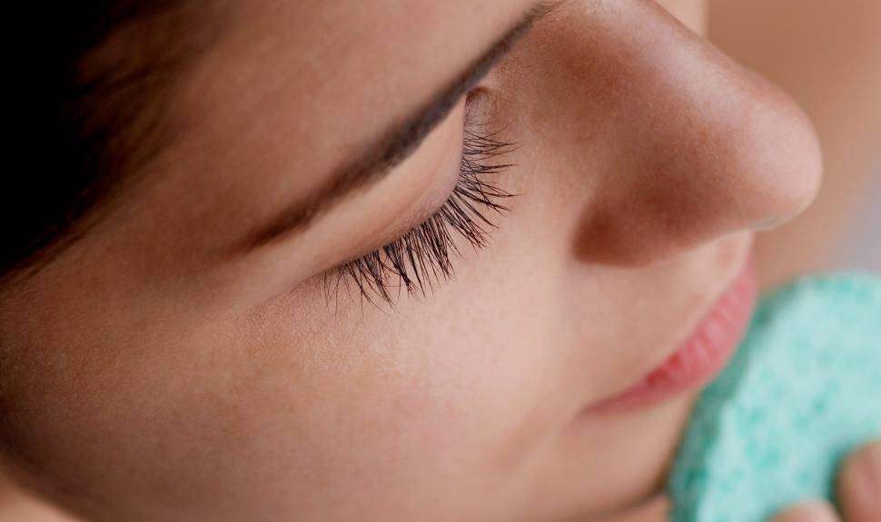 الرؤوس السوداء على أنفك قد تكون مهمة للبشرة.. اليكم الحقيقة