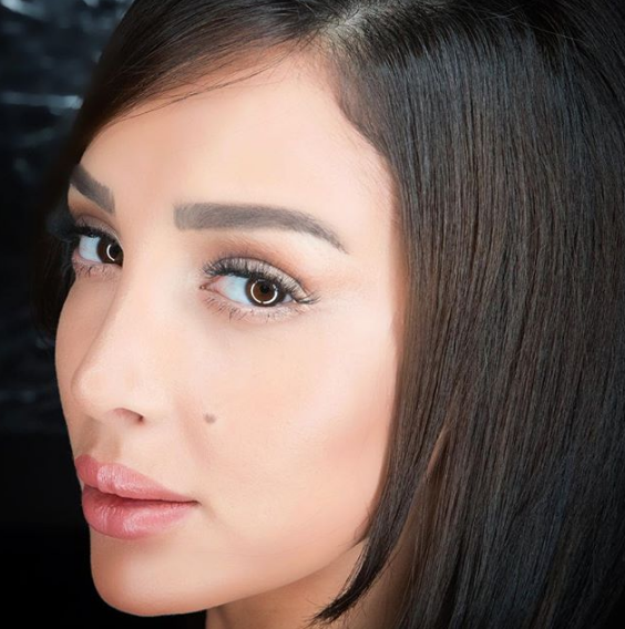 بالصورة – بسمة بوسيل من دون مكياج وعدسات لاصقة... شاهدوا كيف بدت