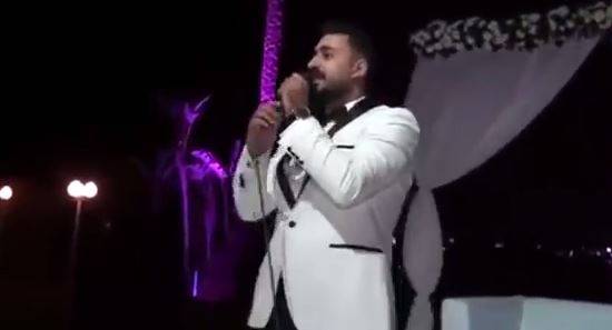 بالفيديو - شاهدوا أغرب مفاجأة قدمها عريس لعروسه يوم زفافهما