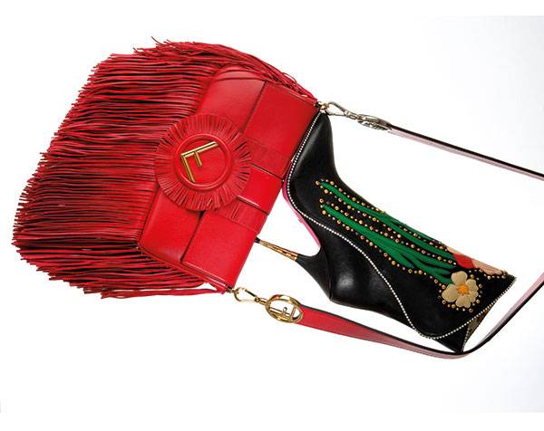 • حذاء من Gucci • حقيبة من Fendi