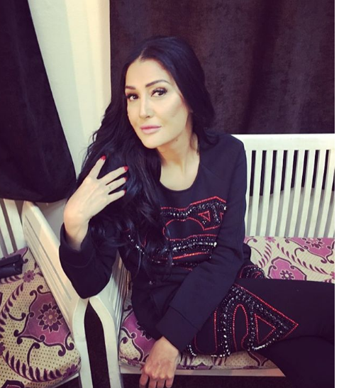 بالصورة – إليكم القناع الذي يحمي بشرة غادة عبد الرازق من أضرار المكياج... شاهدوا ما تفعله