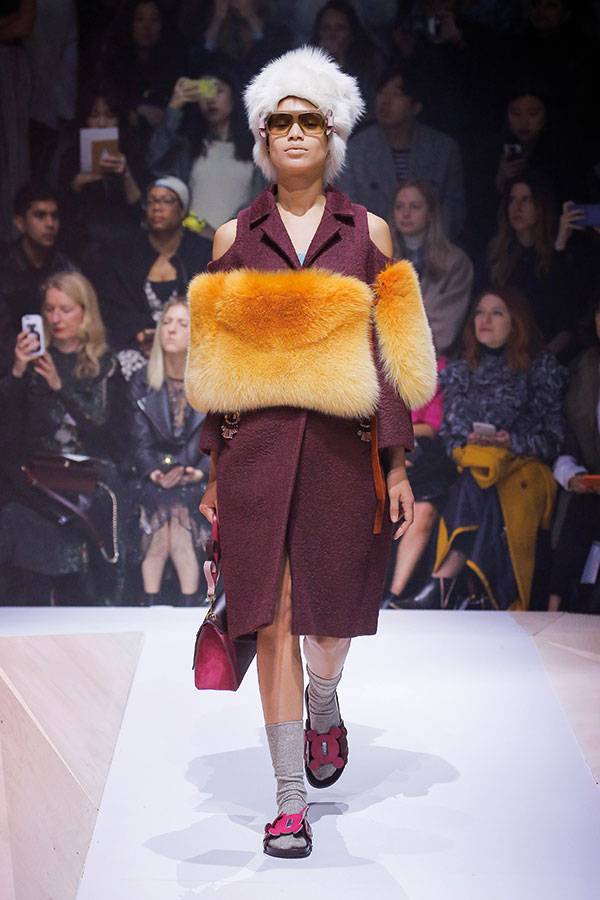 Anya Hindmarch حكايات فولكلورية